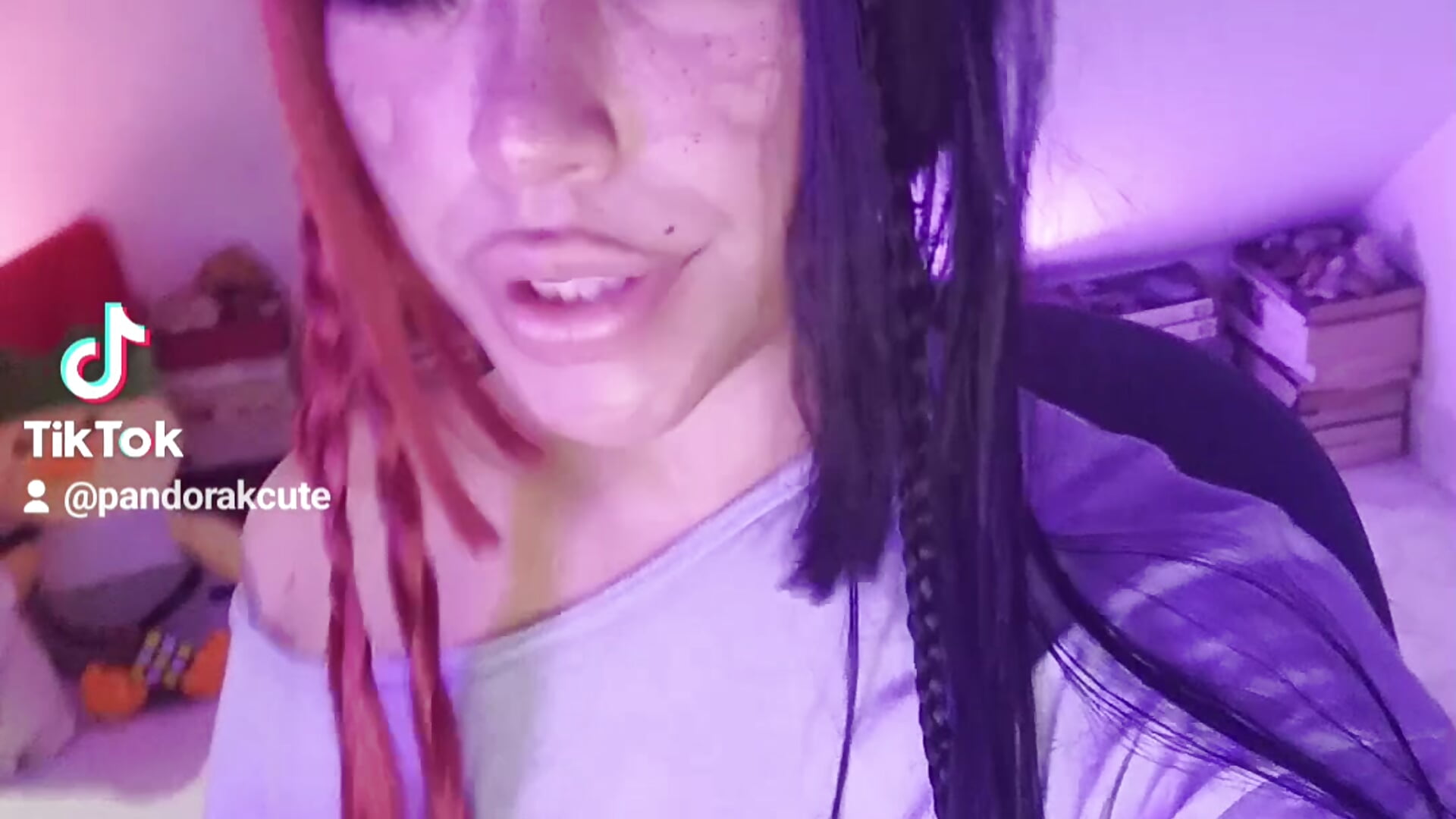 <3
