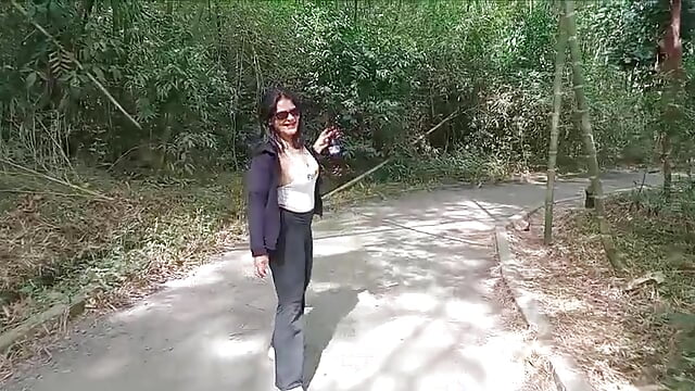 1000042360.mp4– KattMiller777 kameramodell videója