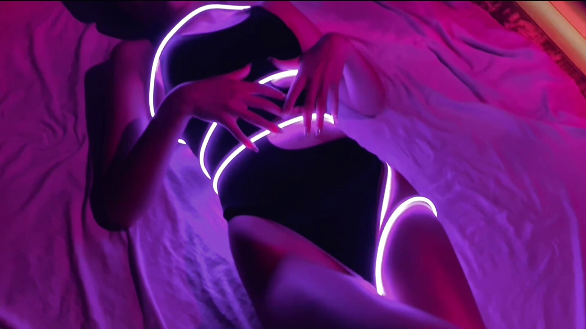 Neon - clip cu CutieBeauty model videochat