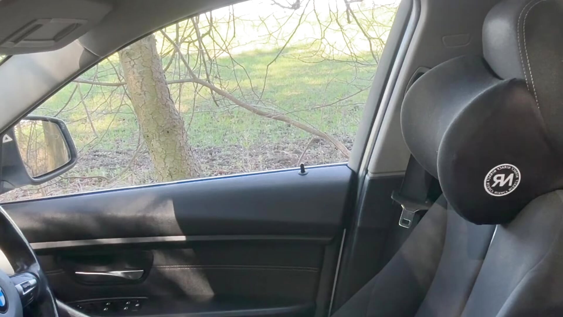 Naked go to car – video od webkamerové modelky Smaukymui