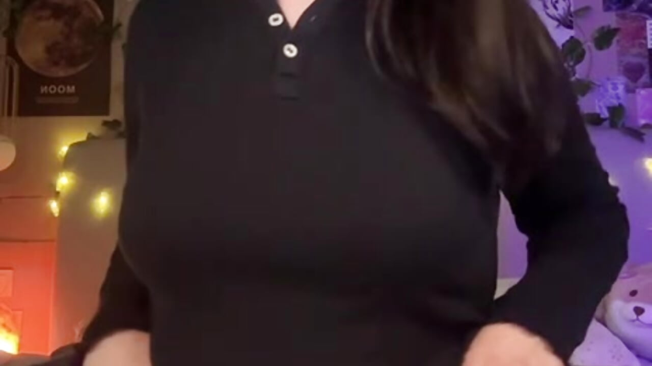 moew - فيديو من Anisawithlove موديل الكام