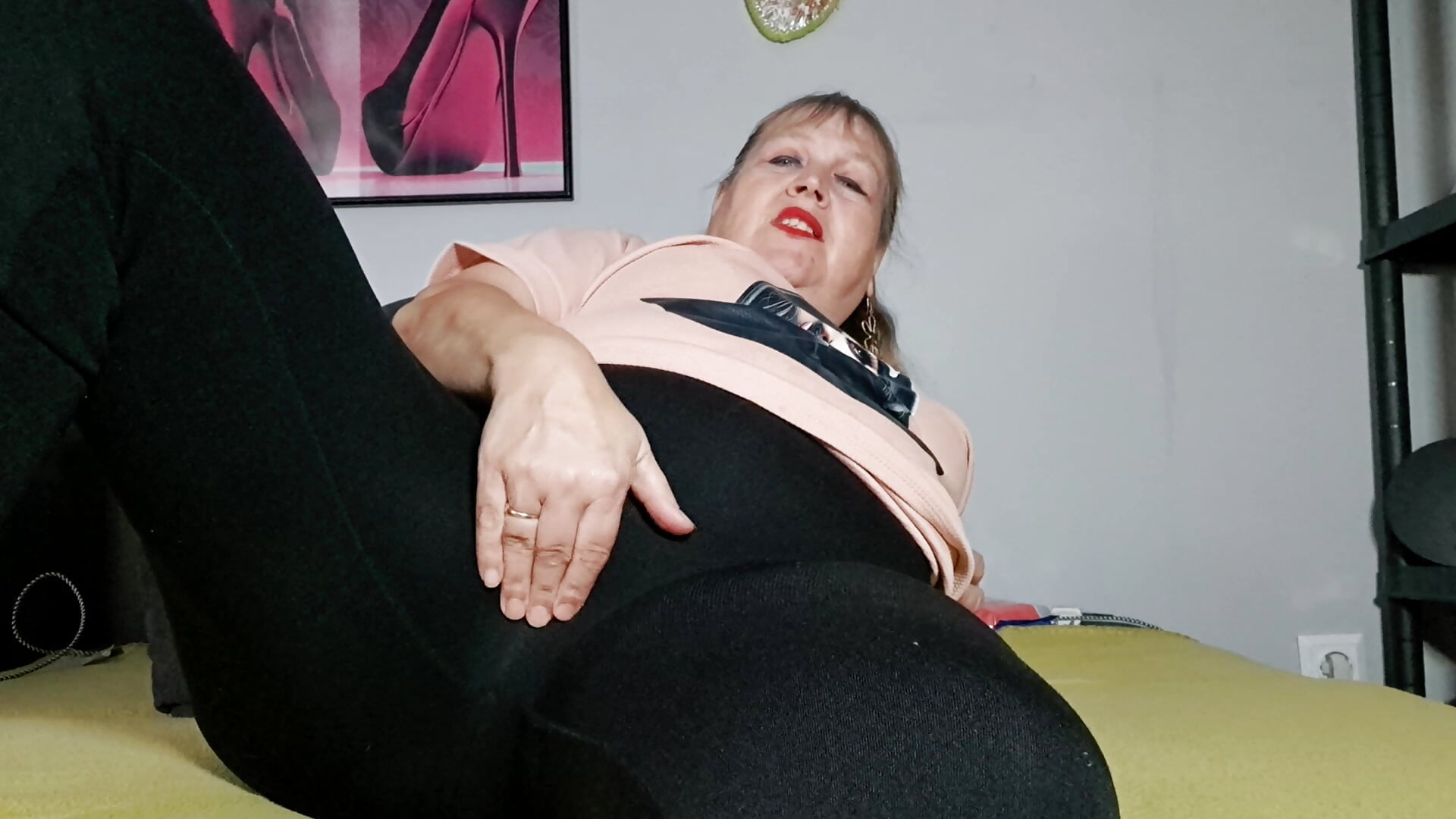 Die Fotze reiben - video by Blasflittchen cam model