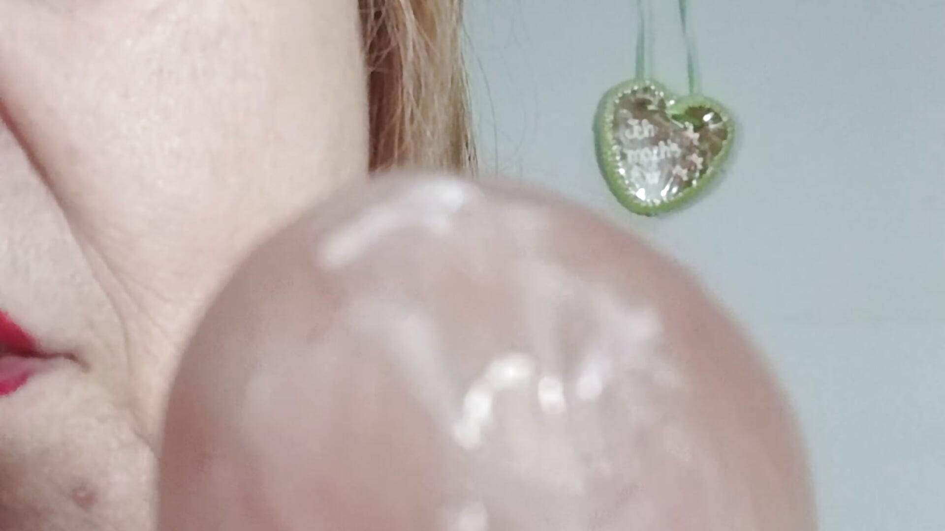 Geilsaft vom Dildo ablutschen - วิดีโอโดย Blasflittchen โมเดลแคม