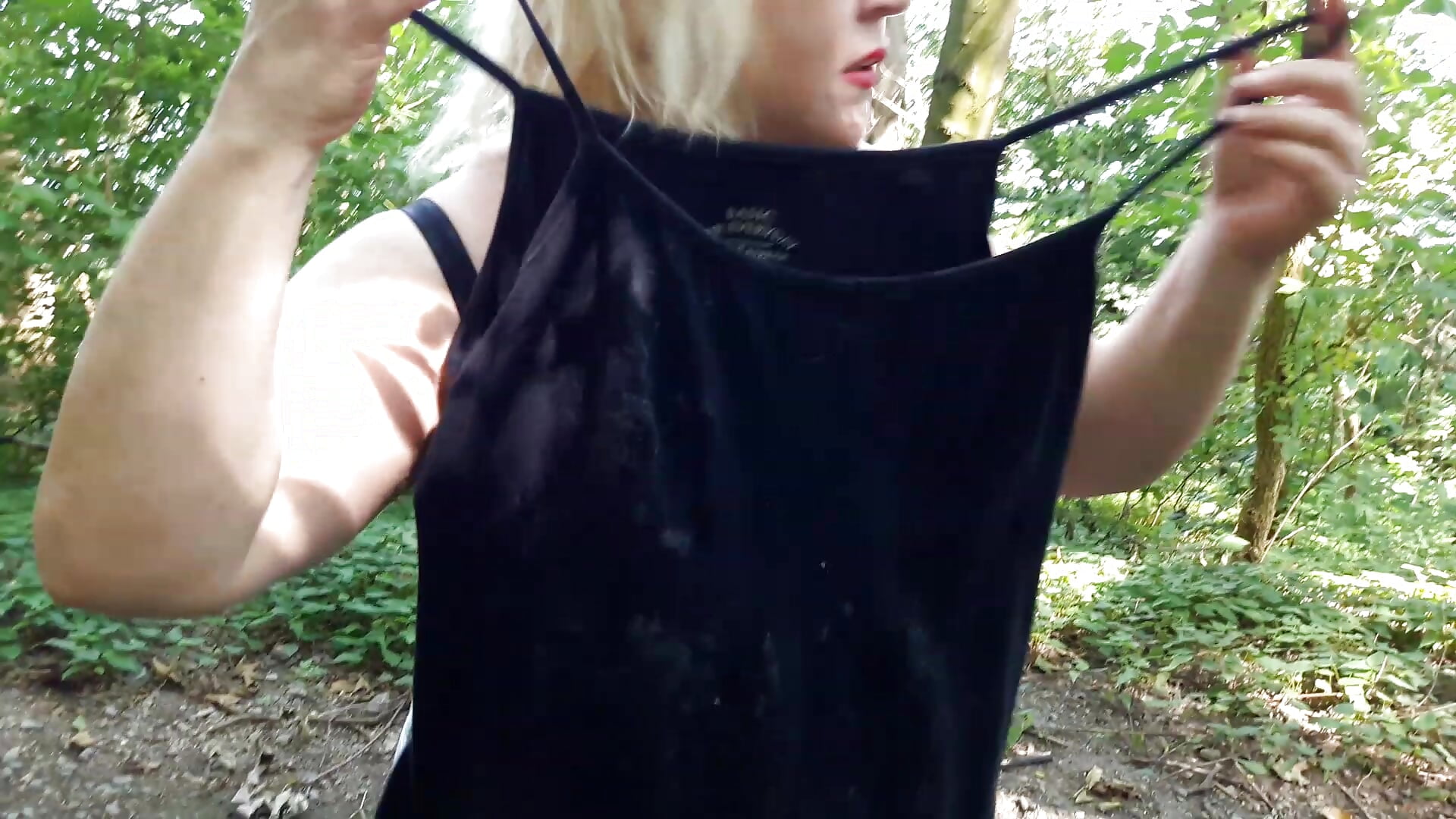 wichsflecken shirt umziehen - video by Blasflittchen cam model