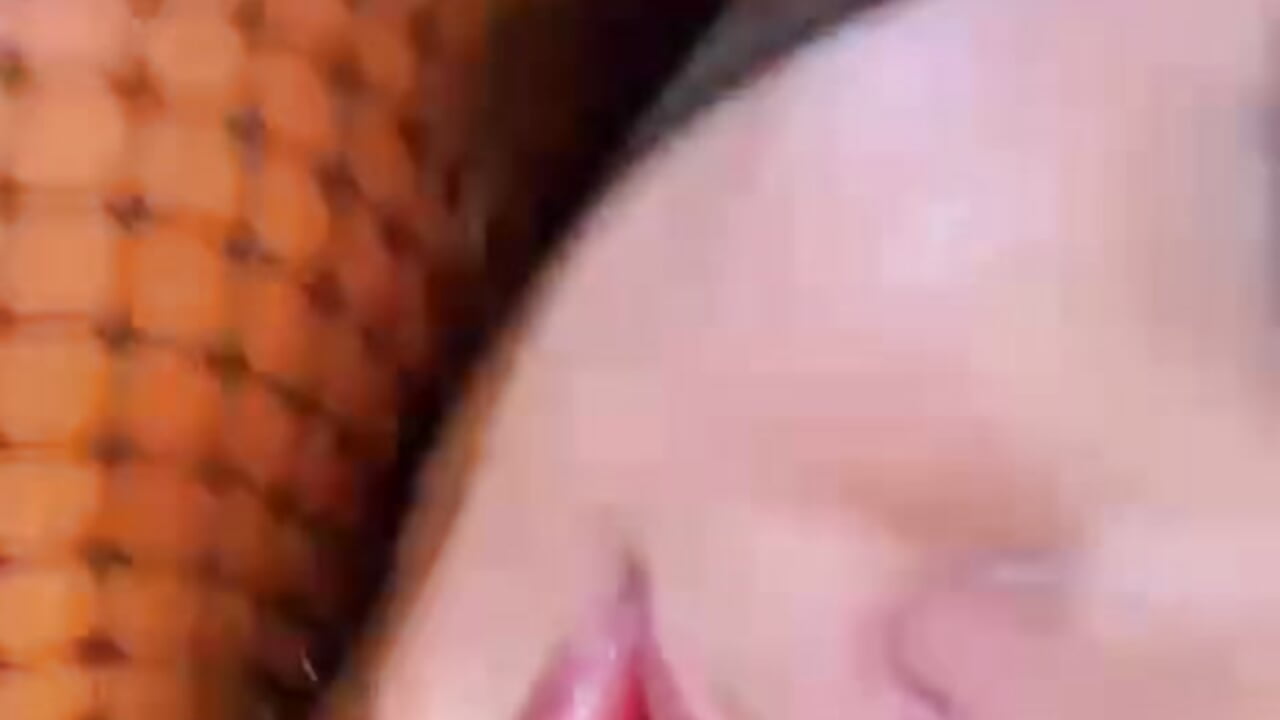 Scarlett Fuck machine doggy style – video modela na kameri charlottelover21