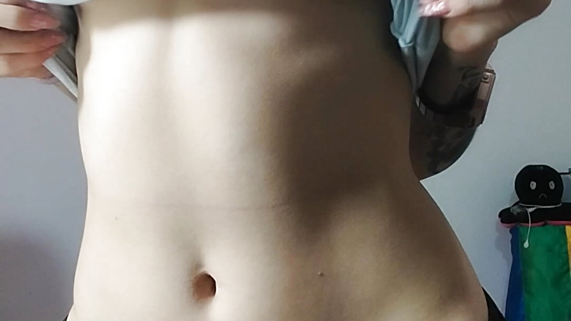 Flash tits - video by kitty22_ cam model