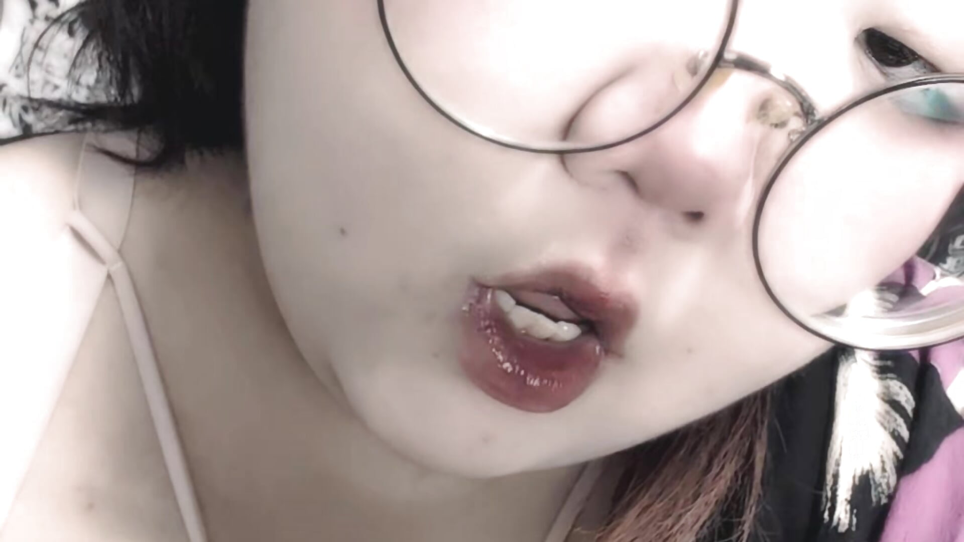 Meow meow waiting for you purr – video modela na kameri Nadine_asian