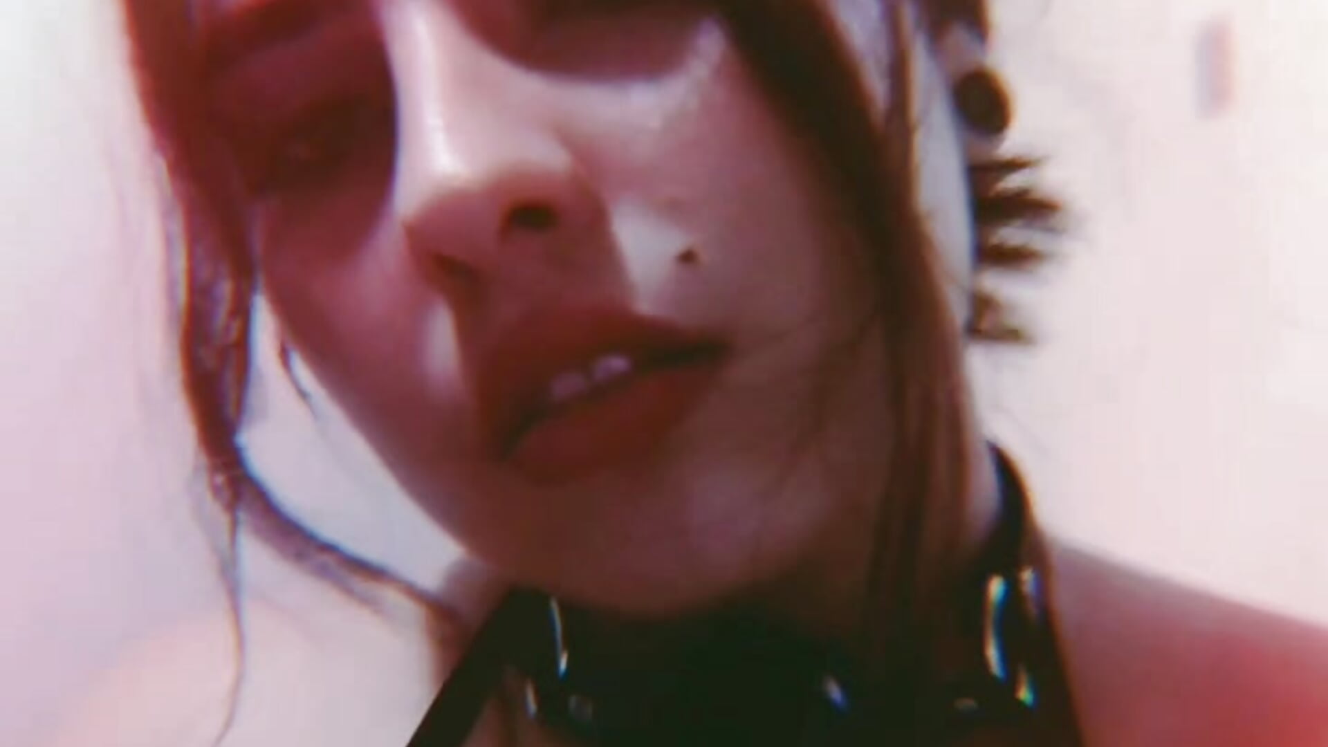 Touch me - vídeo de la modelo de cam Sarah_Lian