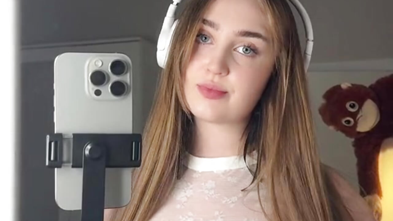 😽