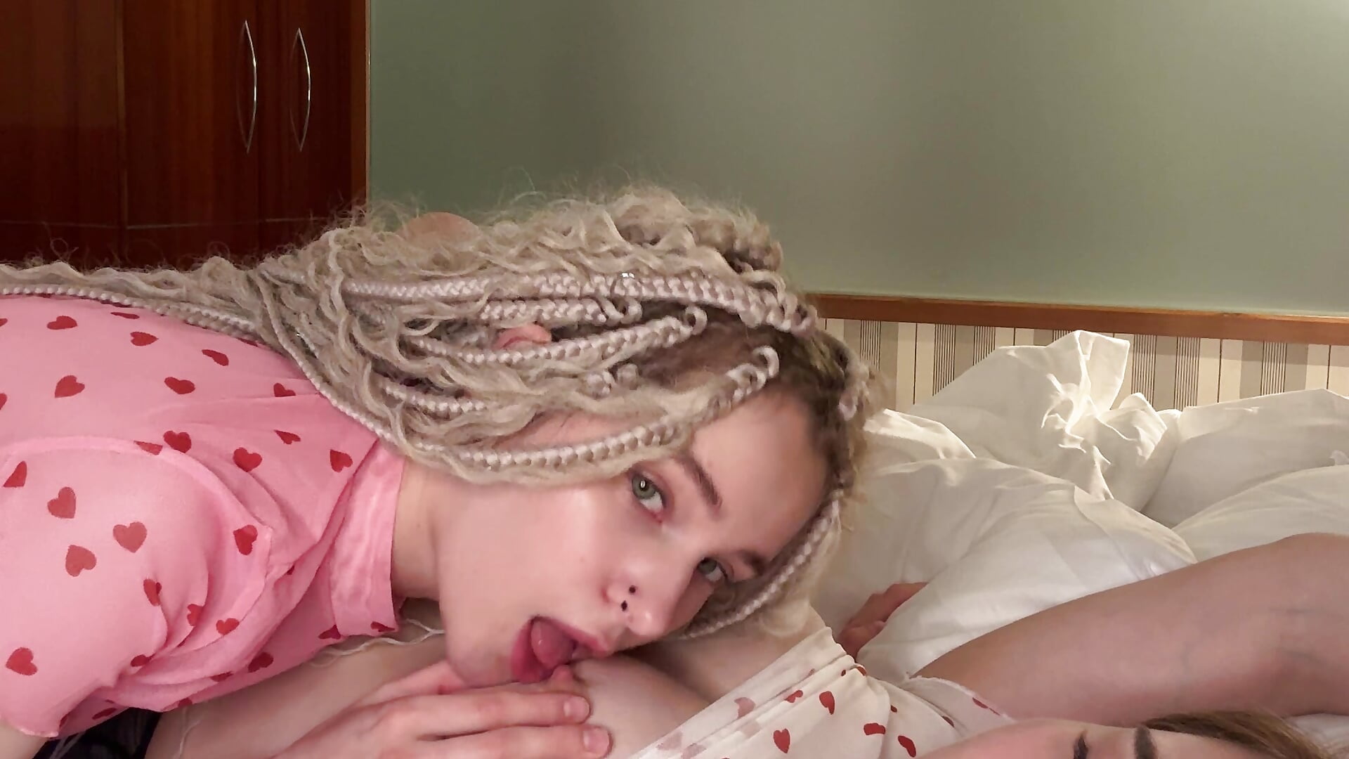 Cute girl sucks and licks big boobs - video by eva_nyx cam model