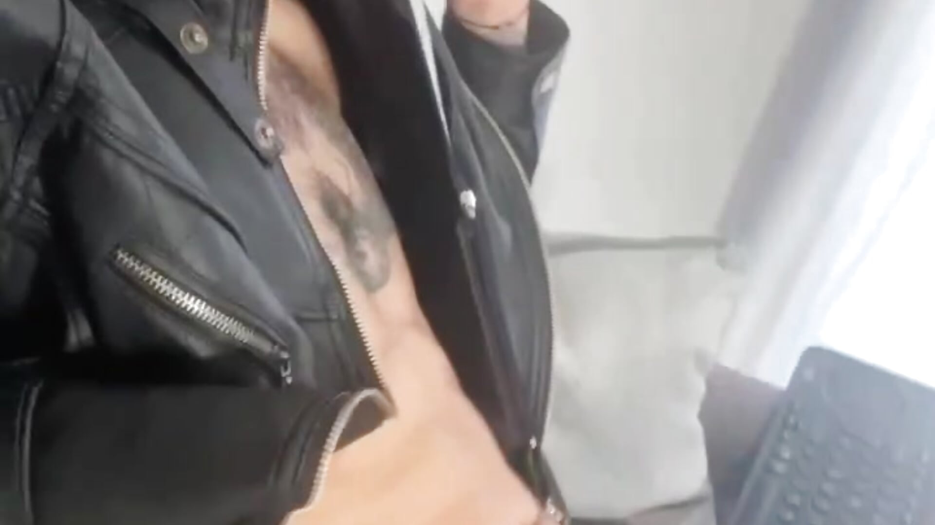 trim,243CE9AA-352D-4682-8378-B8459C0A9328 - video by enzo_herrera01 cam model