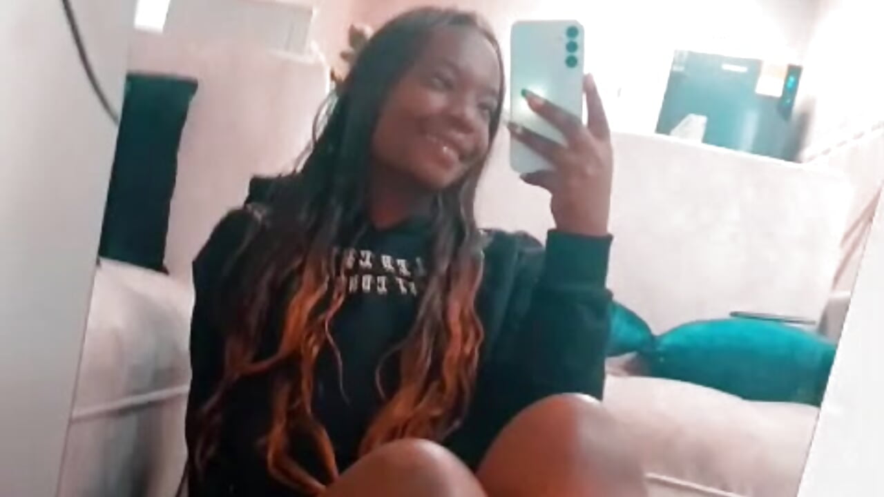 Desire begins with a look...🔥 - video by lanna_bx cam model