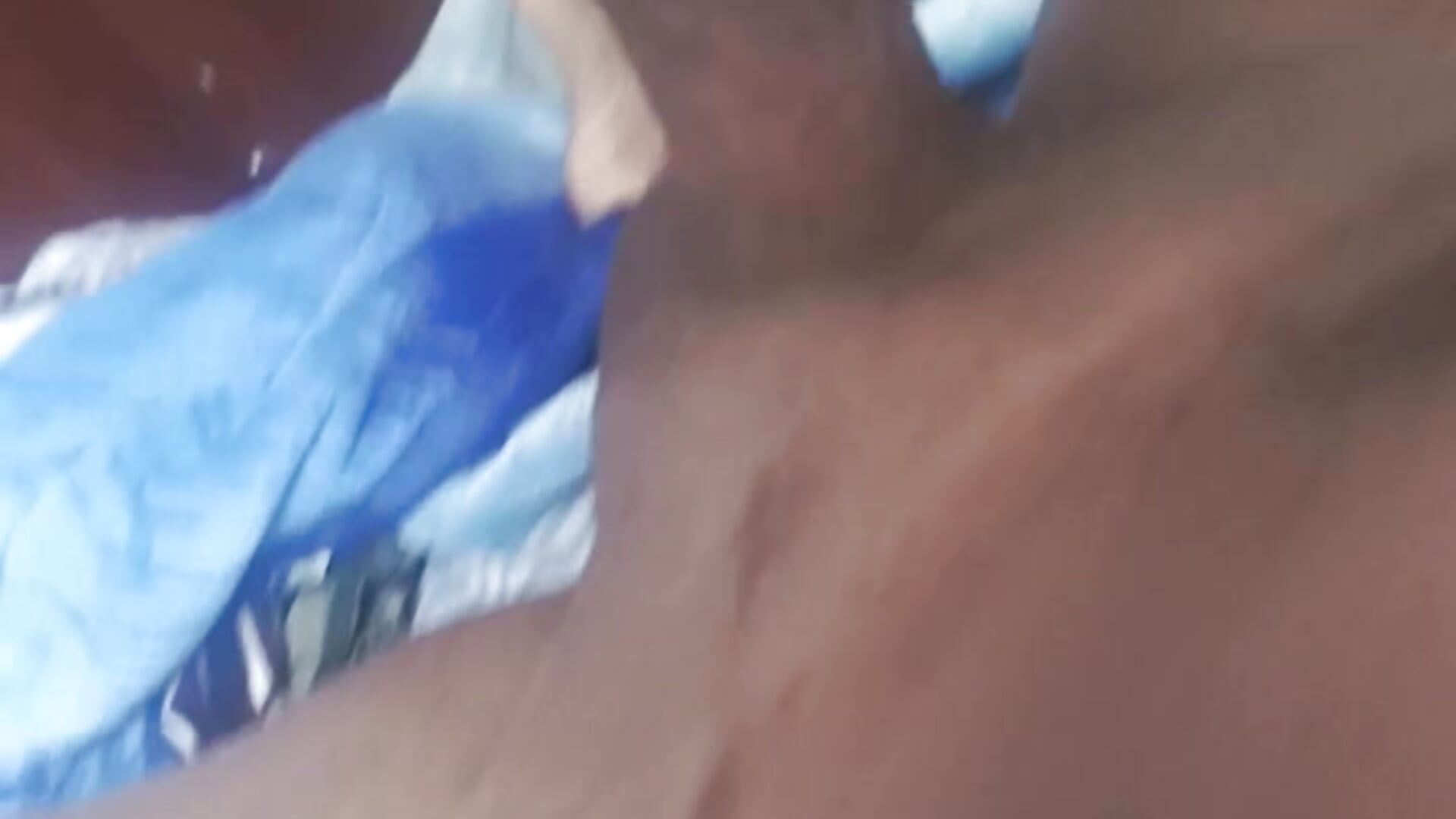Lechon - OutbredFlak adlı kamera modelinin videosu