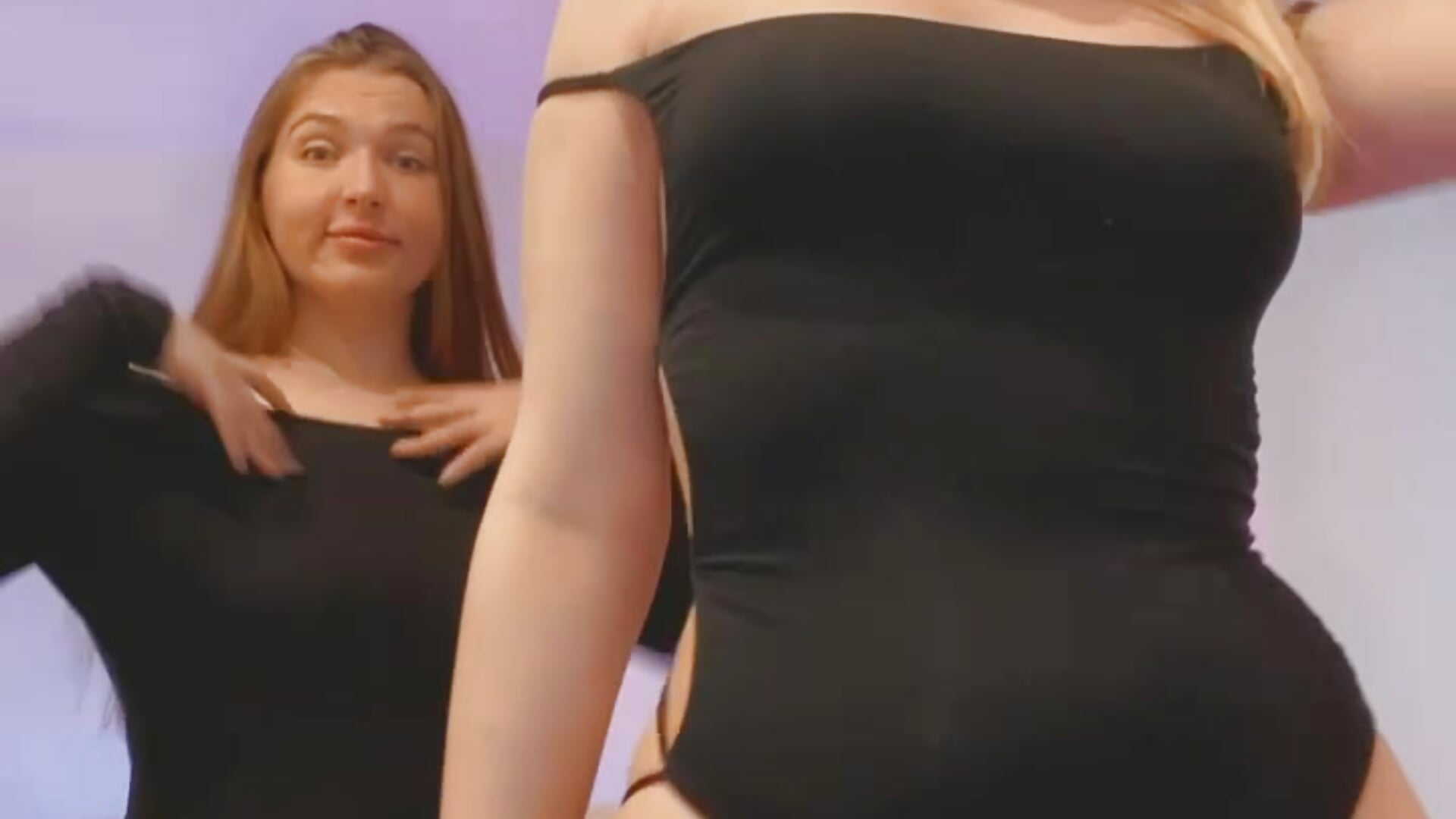 striptease couple ass - video by Radiants_two cam model