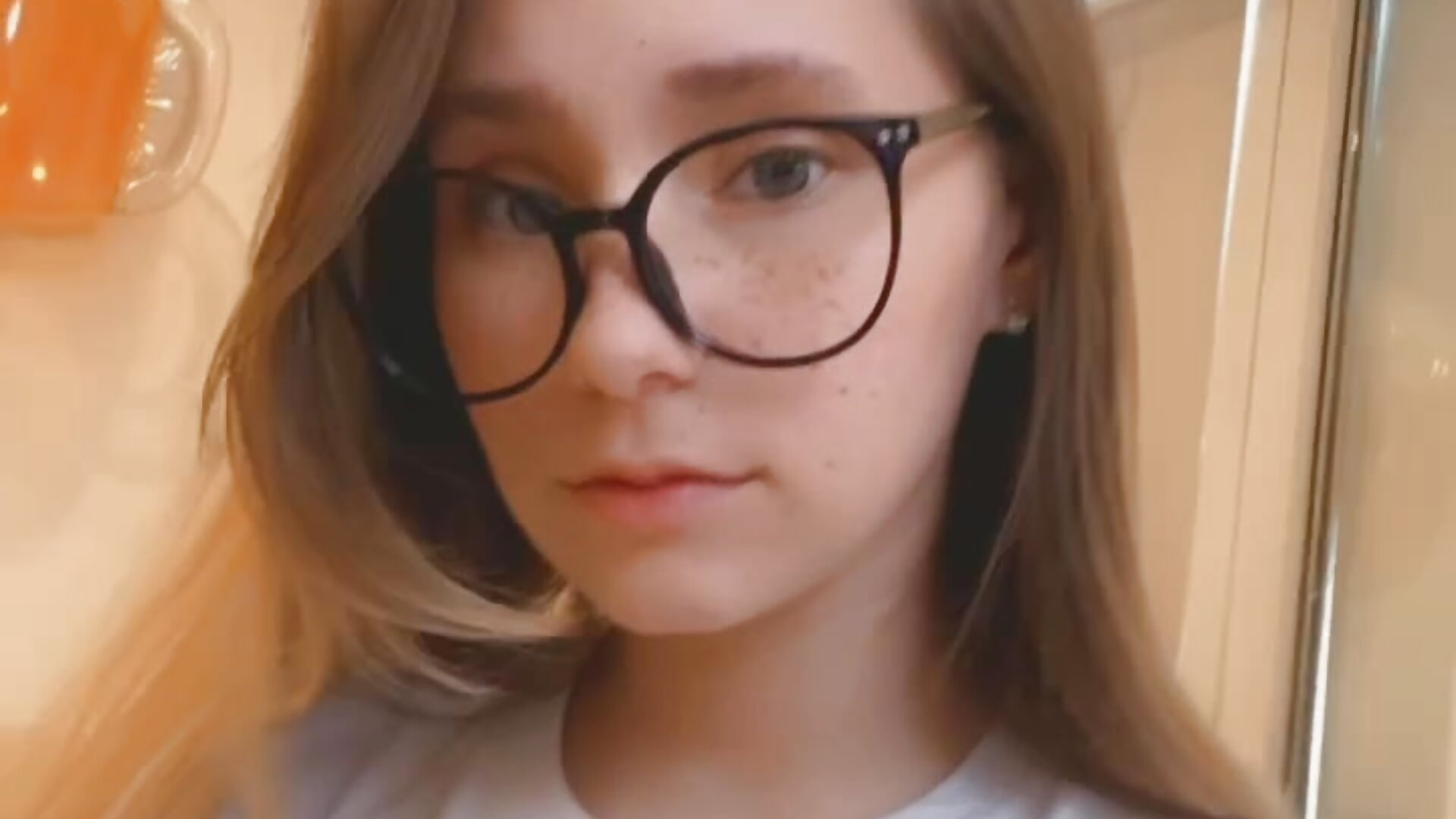 how are u - video by Radiants_two cam model