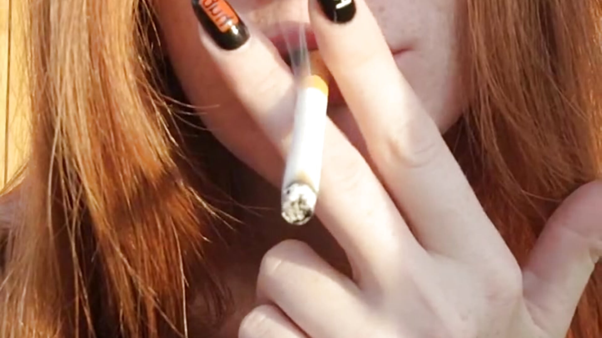 smoke 148 – video od webkamerové modelky Aliceginger99