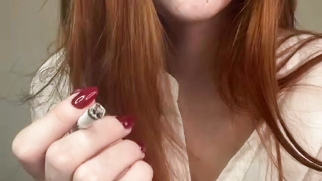 smoke 160 – video od webkamerové modelky Aliceginger99