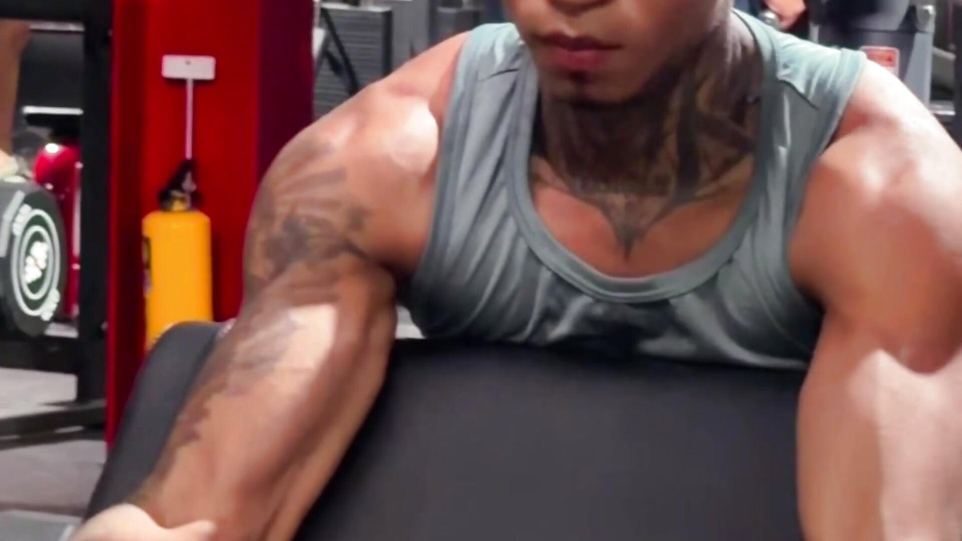 sexy_blacks_ - вебкам модель избранные видео 3398