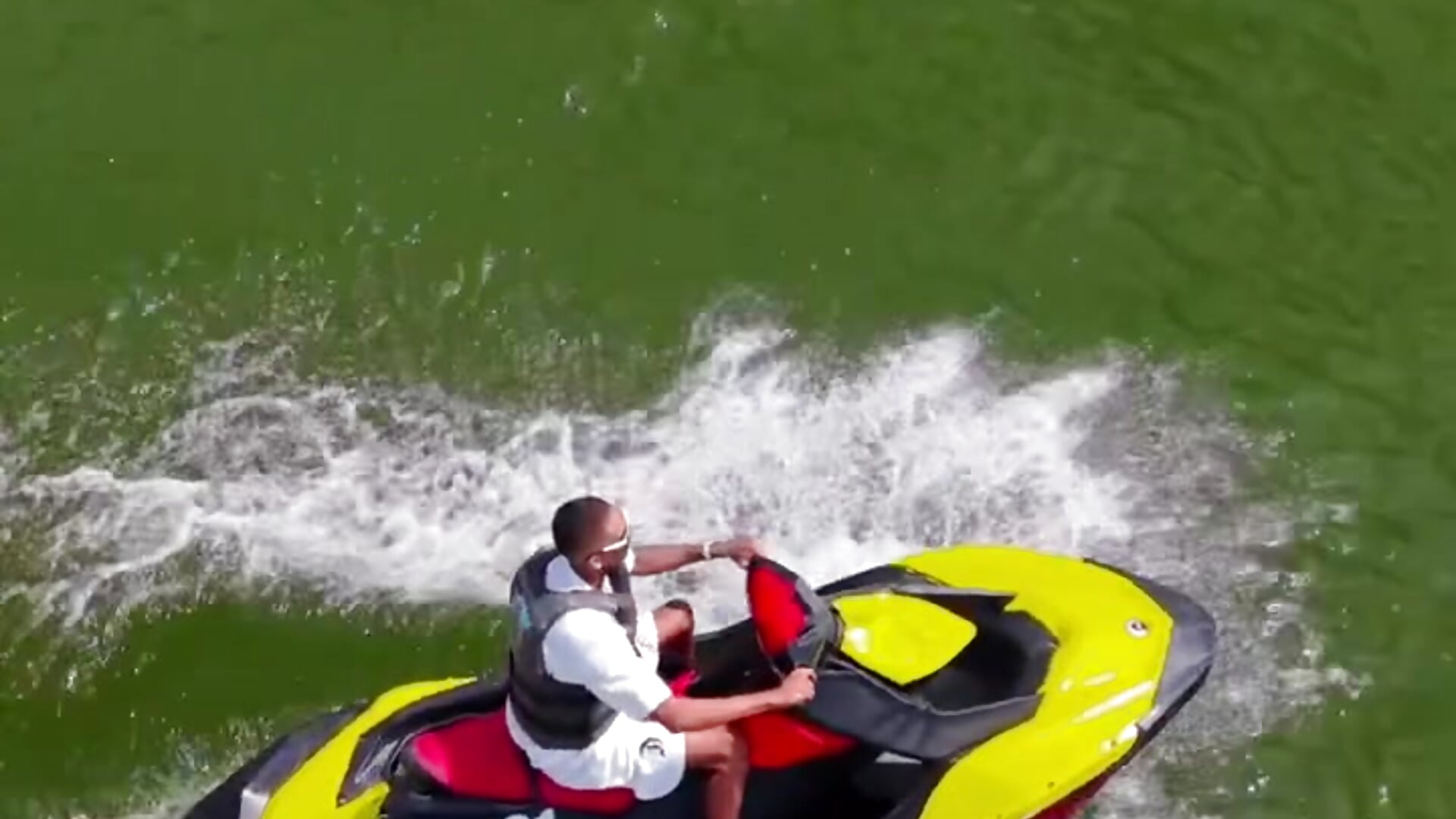 Jetski - video van sexy_blacks_ cam-model