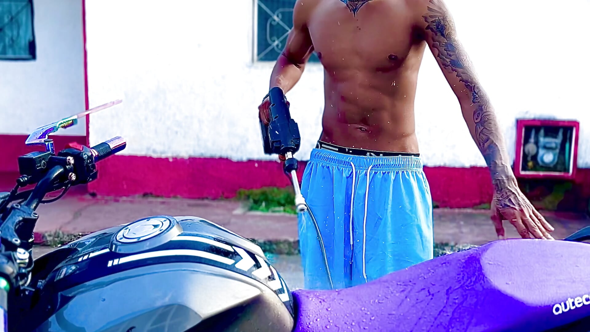 Giving the baby a shower💦🏍️ - video by sexy_blacks_ cam model