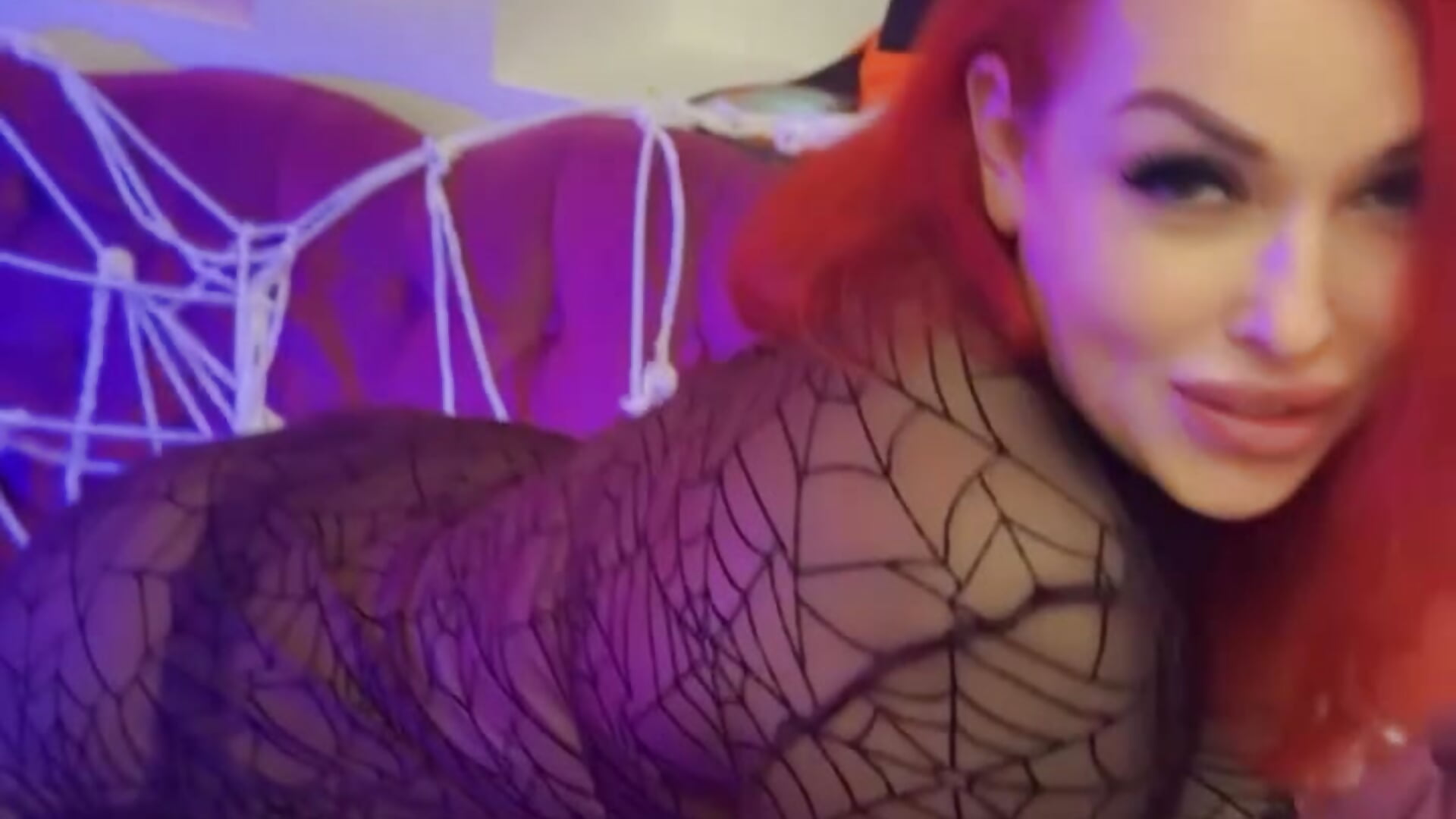 🎃🎃🎃Happy Halloween - vídeo de Burn_Eva modelo de câmara
