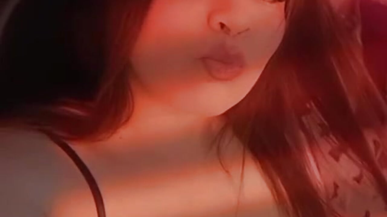 What are you waiting to play with Melissa - video by meliboobs_ cam model