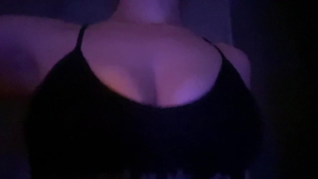 Bouncing boobs on treadmill - video di HottoRodo modella di cam