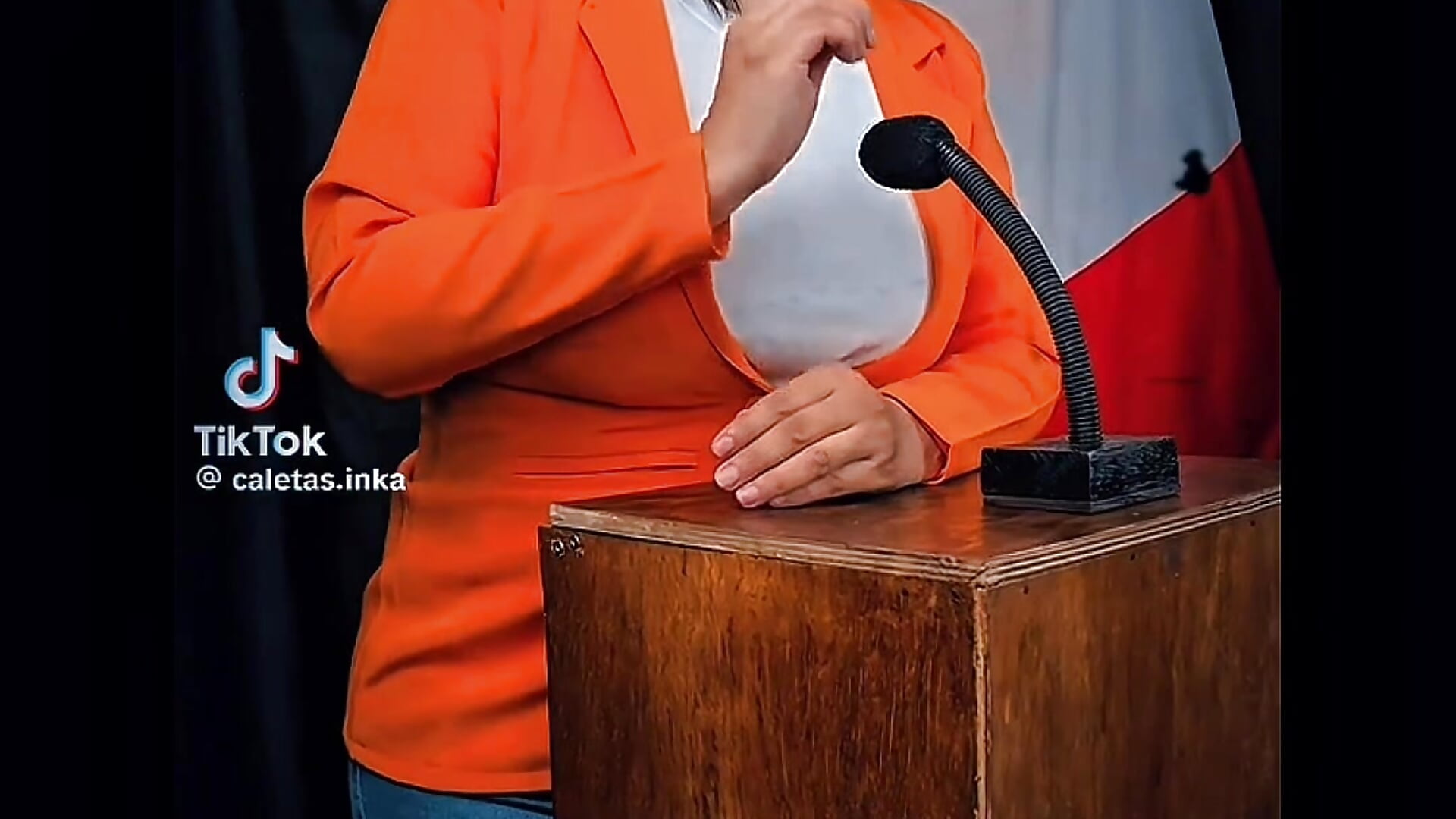 QUIEN CREES QUE GANARÁ EL DEBATE? 😏🇵🇪  Amo cuando me toca interpretar a un personaje - video av LISA_BULLOCK_ cam-modell