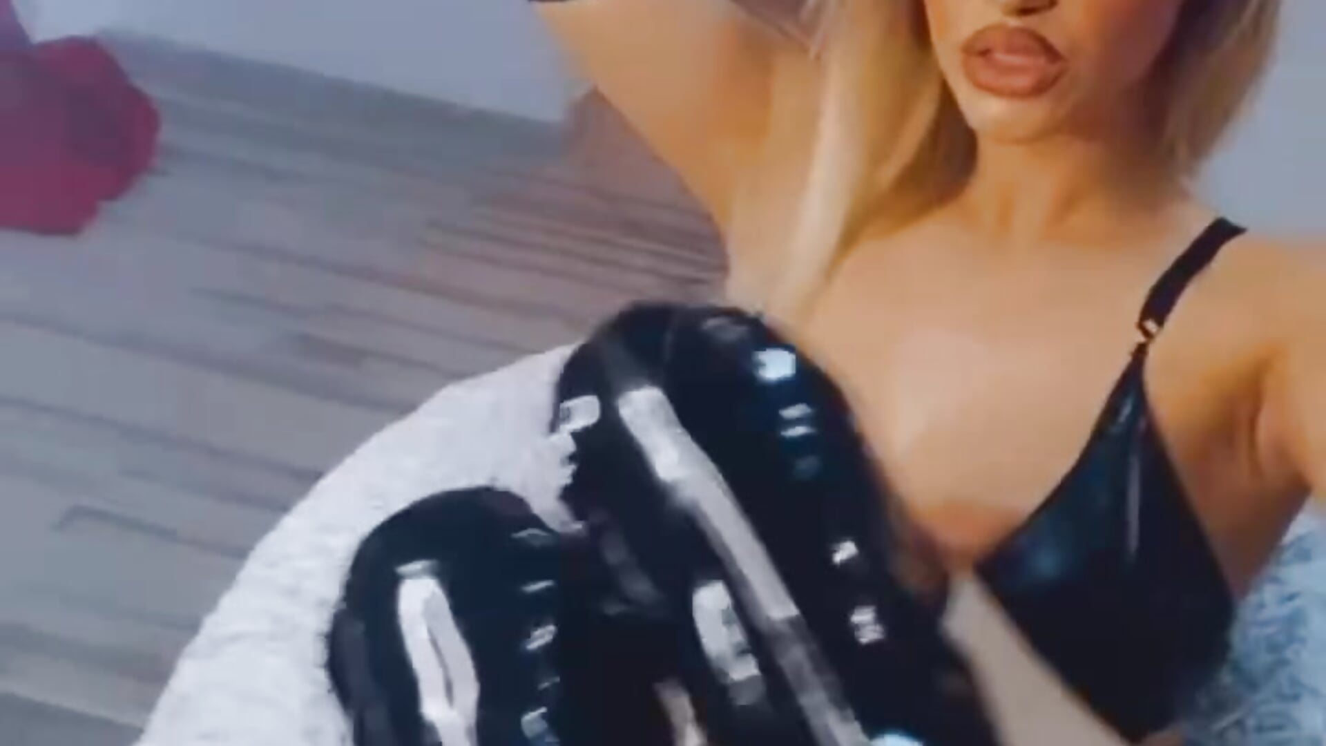 hot hot hot - відео від вебкаммоделі HarleyOuinn