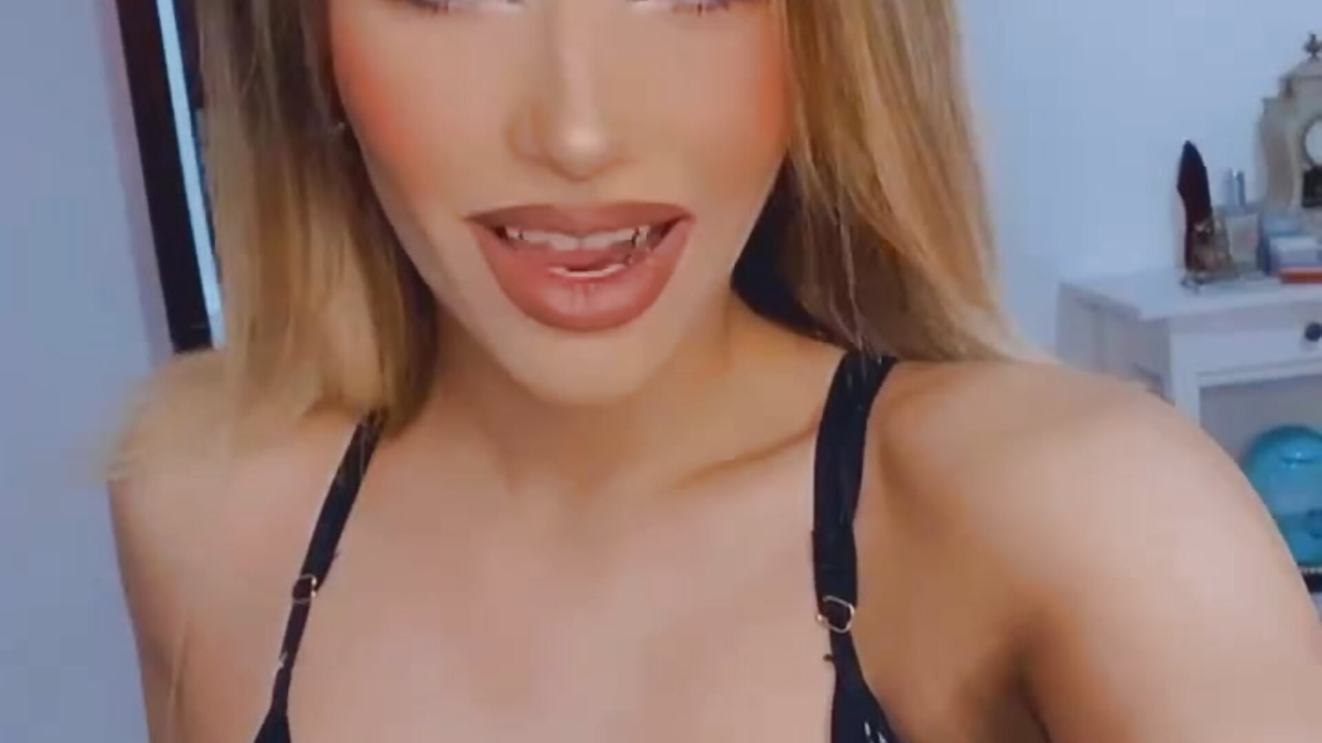 Dmn - відео від вебкаммоделі HarleyOuinn