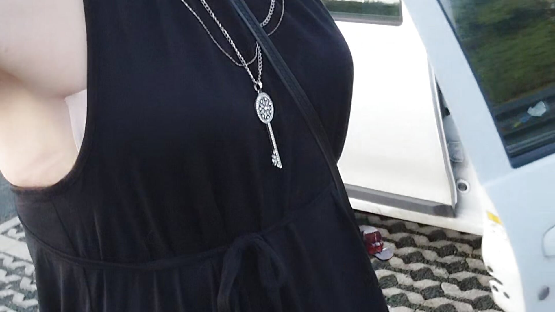 near a road with cars - Vídeo de Ombeline1, modelo de vídeos