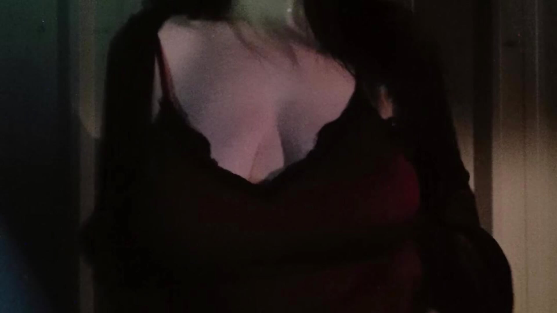 Mes voisins (entreprise à coté) m'on vue en petite nuisette, je te montre ma tenue