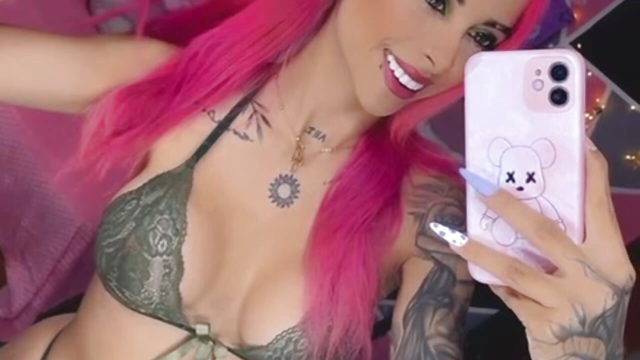 hi mi love - video oleh pearlconnel kamera model