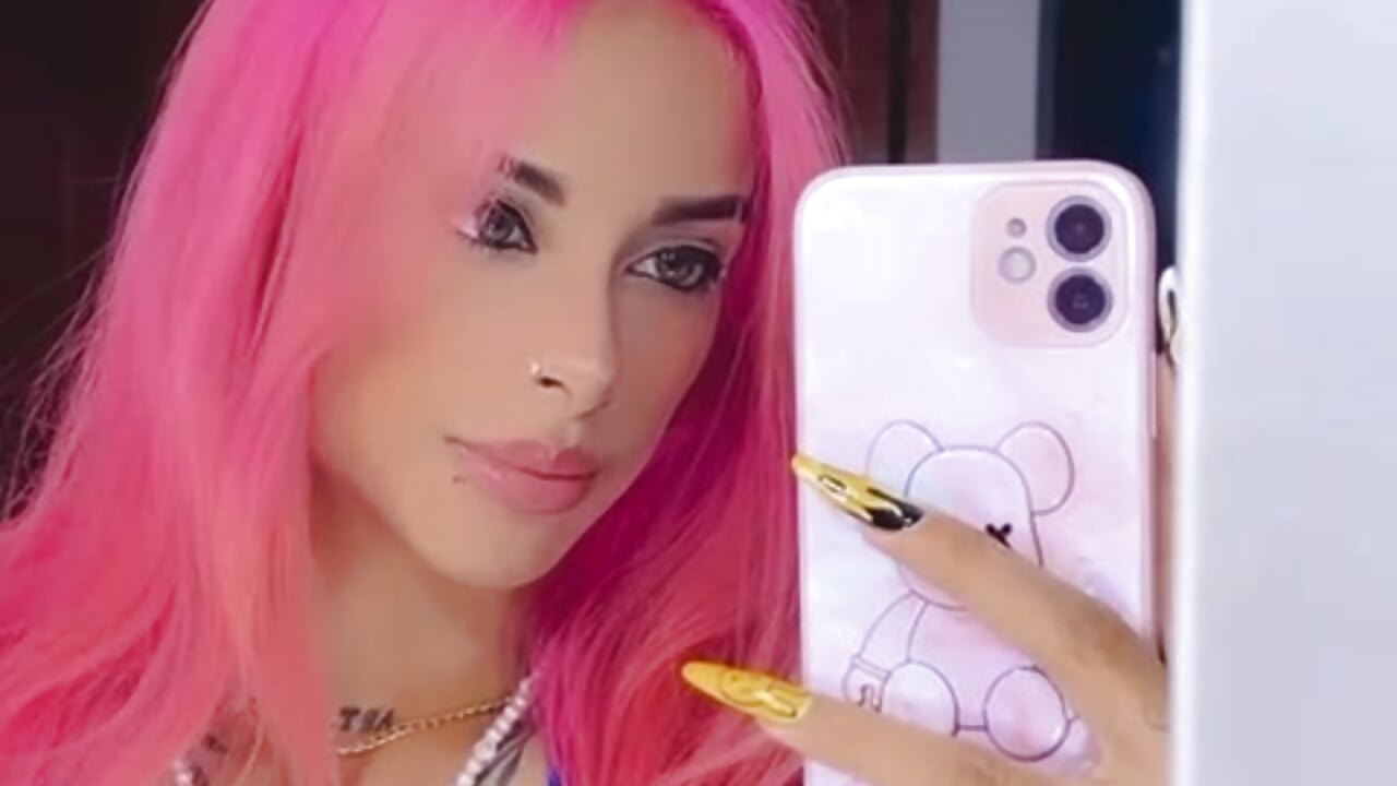 kises - video oleh pearlconnel kamera model