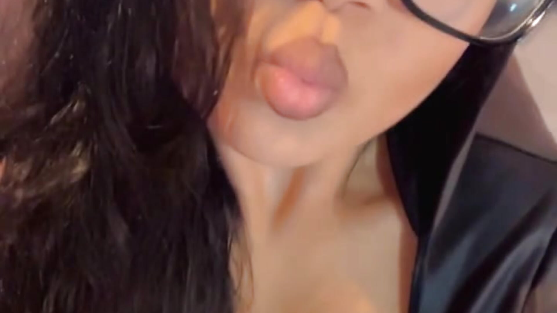 I kiss you ! – video af Alissa_bby cam-model