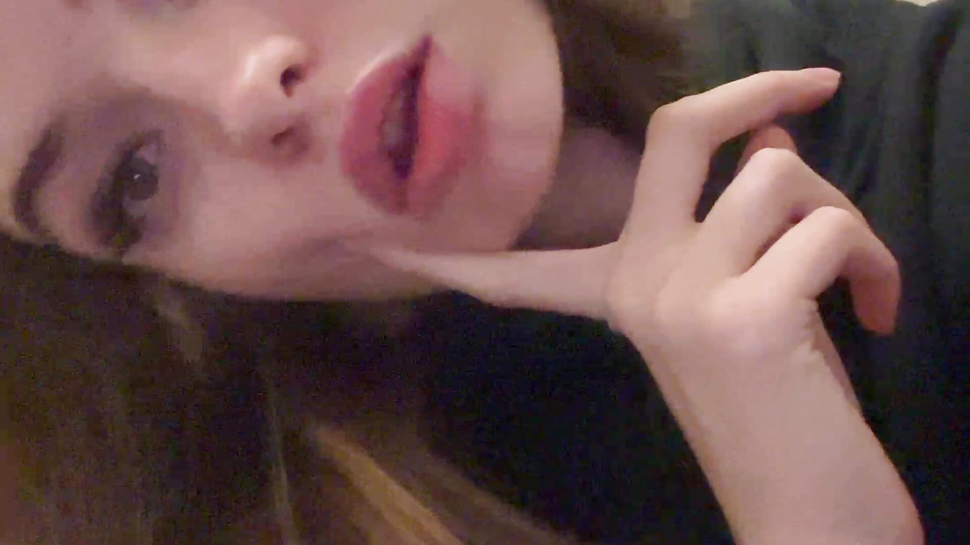 Little kitten :3 - video by Vladamais cam model