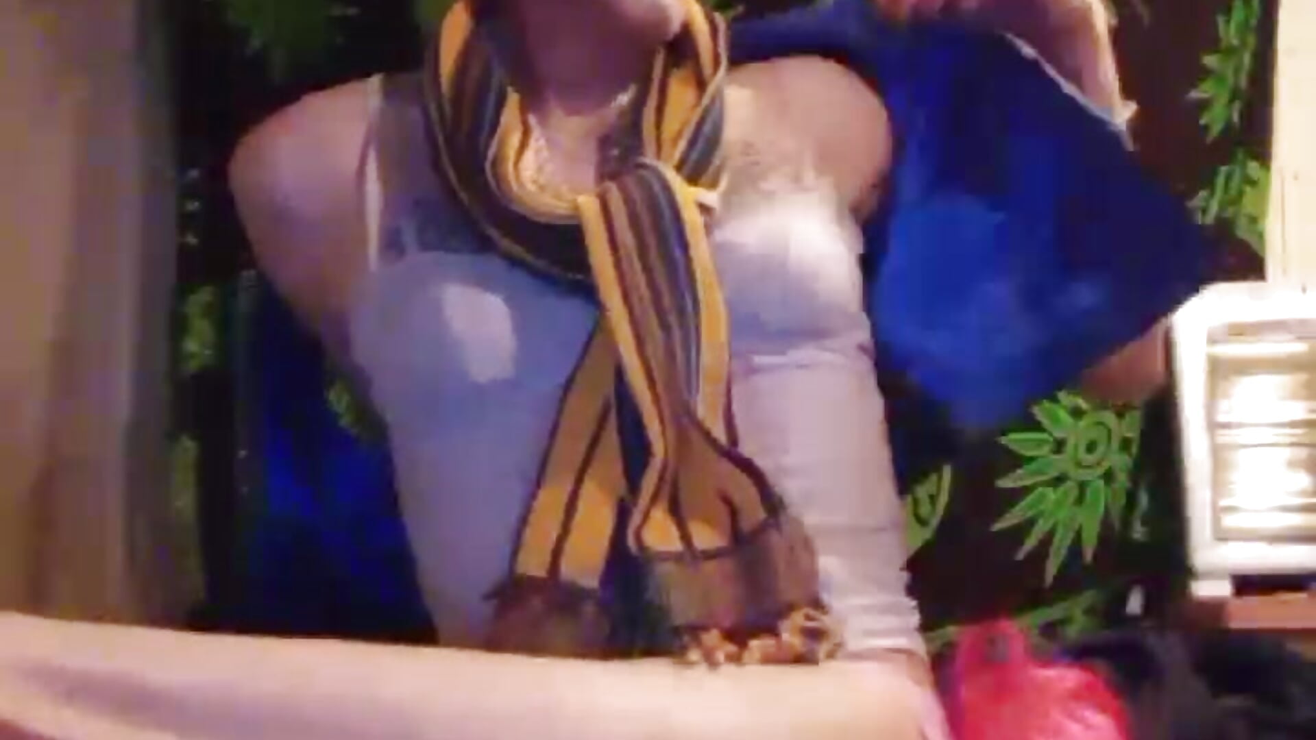 Ouch more for the birds and bees - video by Lushesadiamond253 cam model