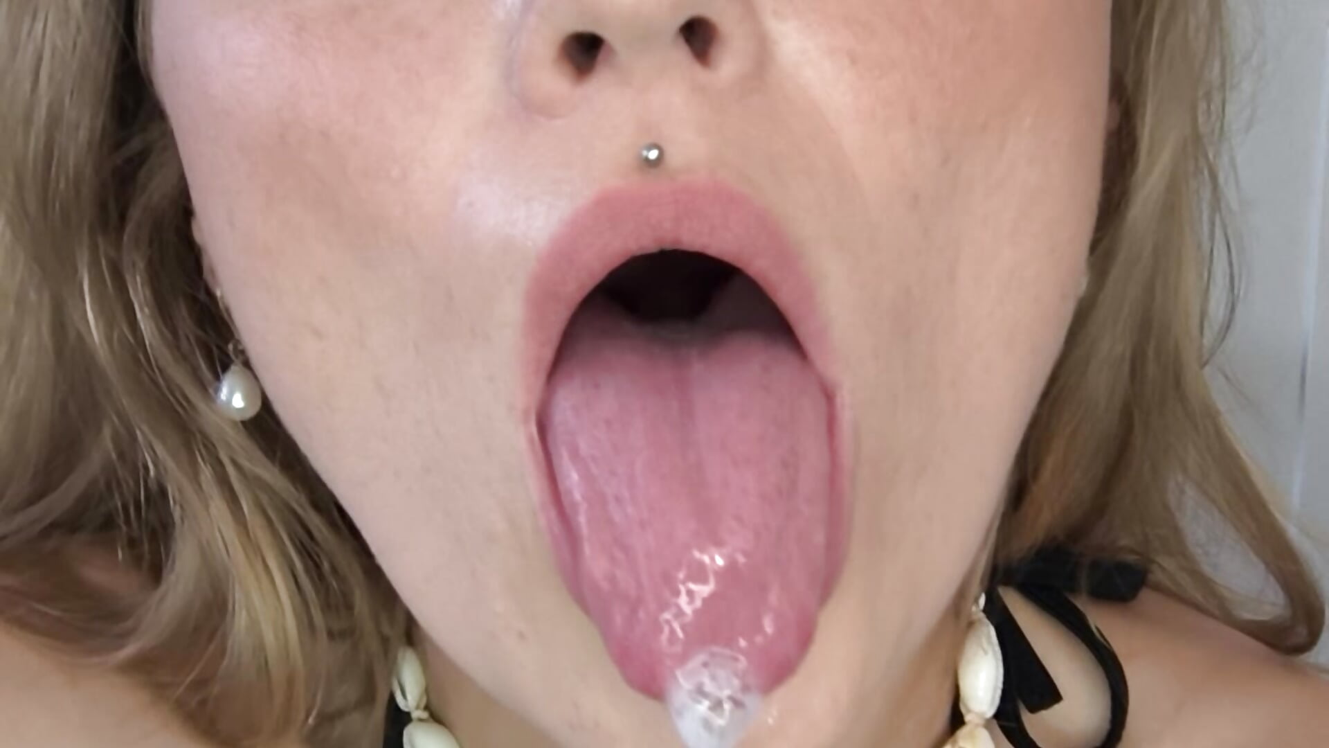 1000101020 – video od webkamerové modelky Goldi159