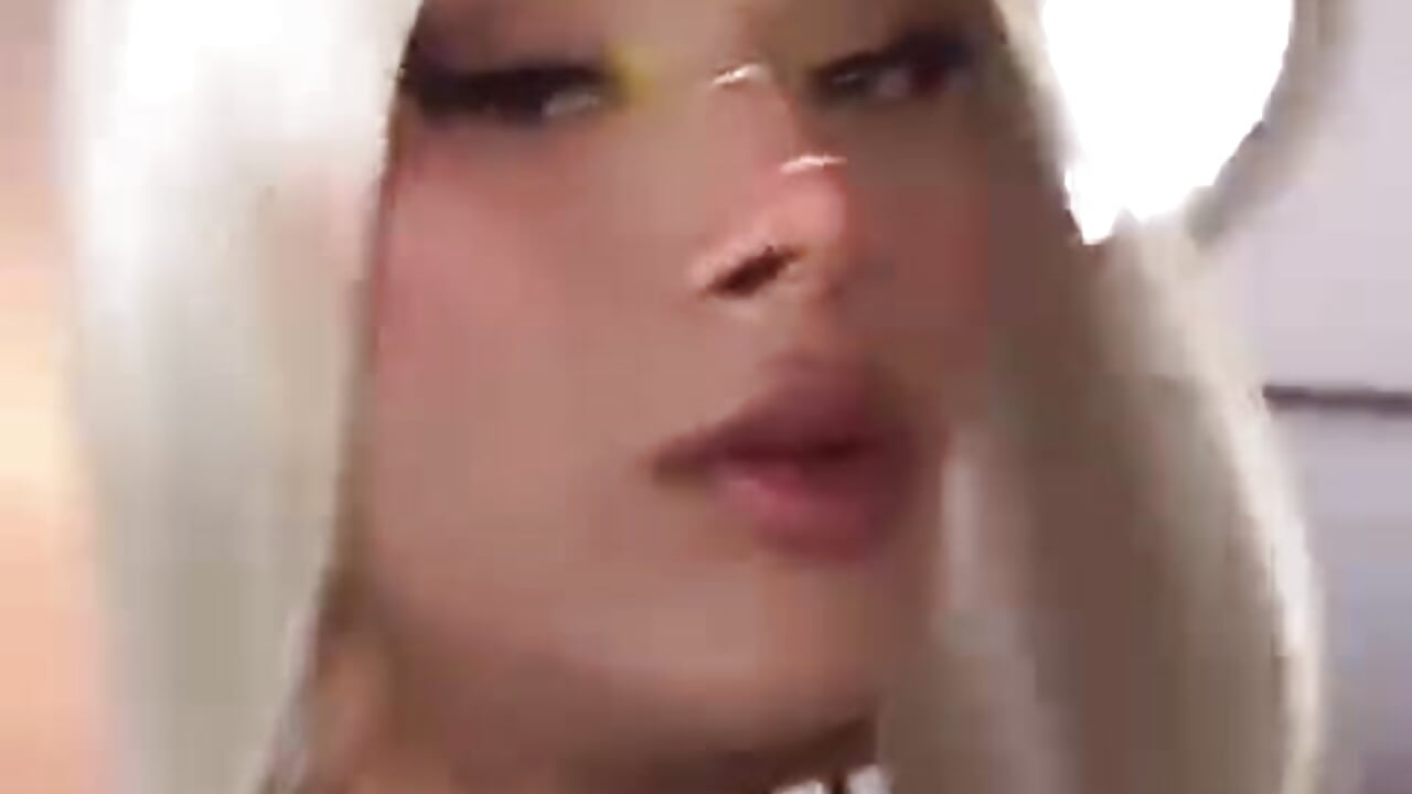 I send you a huge kiss! 🌹 - video by SARA_VAL3NTINA_ cam model