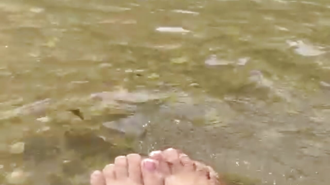 my feet ask for rest next to a hard cock😏