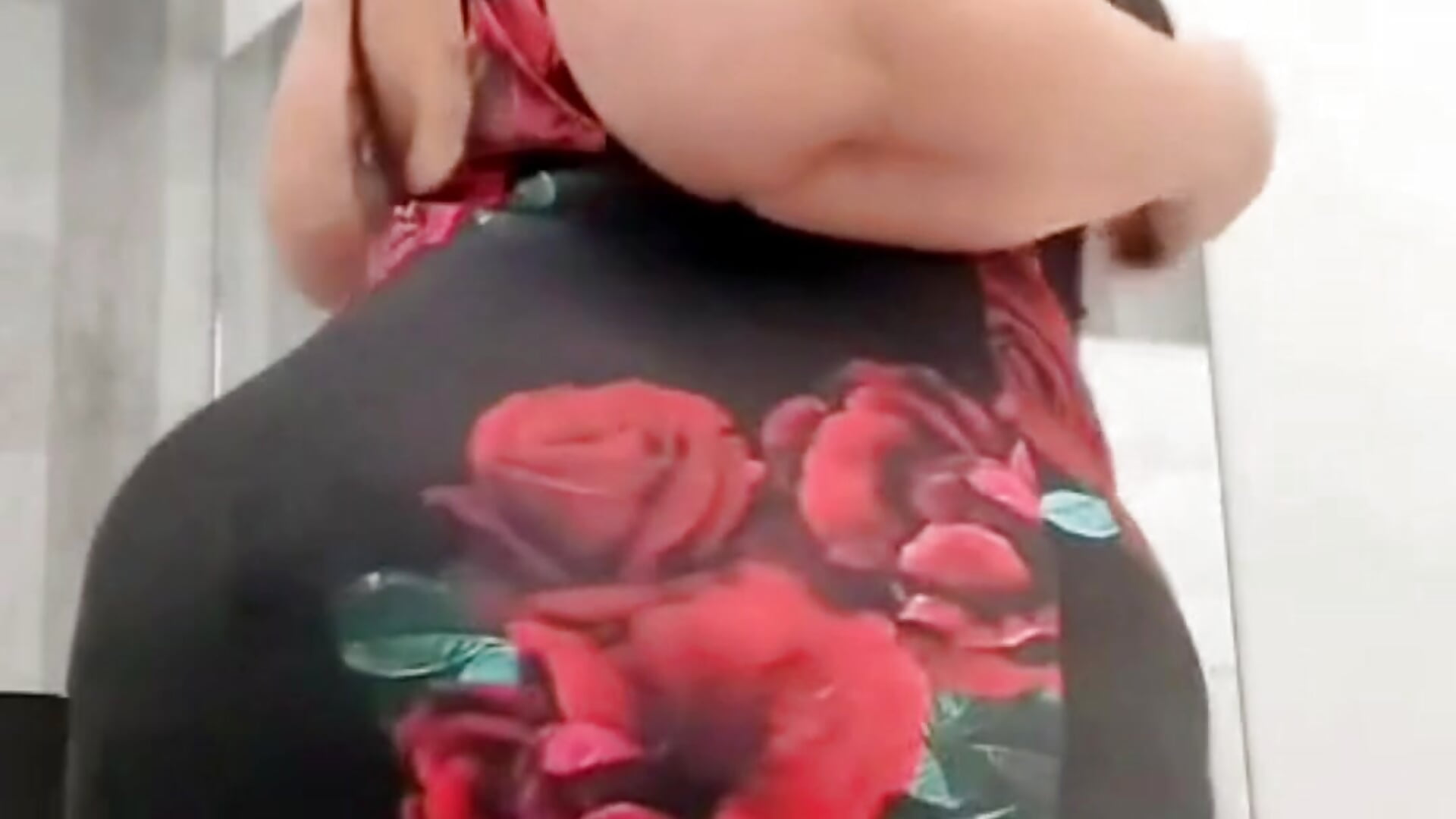 "Curves you can’t resist" - video by LeahMillerr cam model