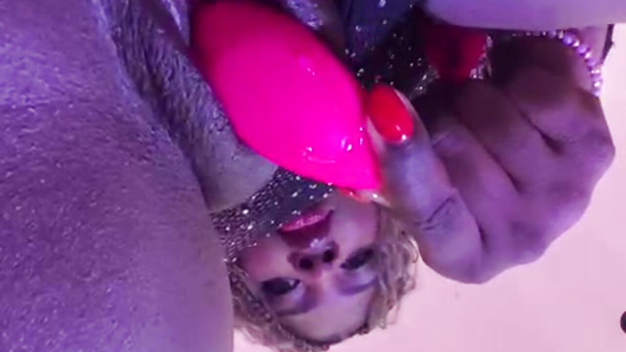 💦💦 - video by LoveQueen2 cam model