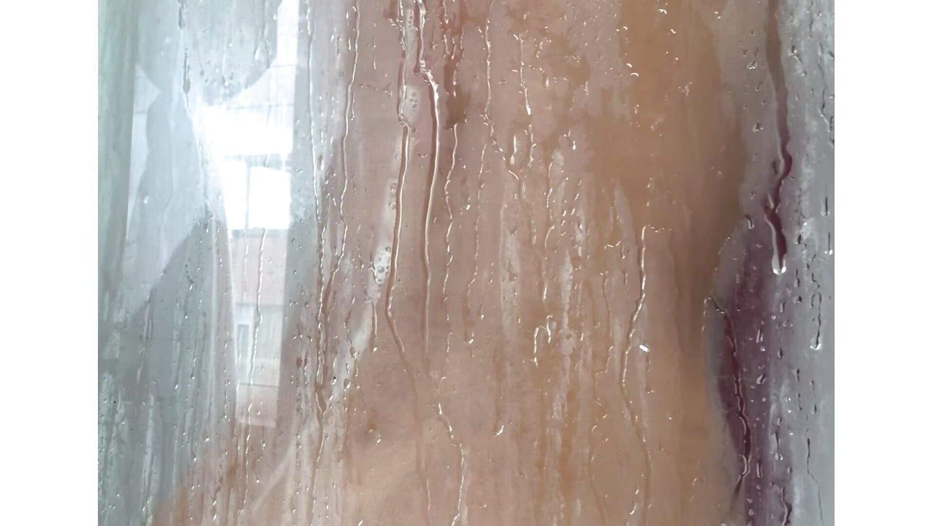 You soap my back🥵😈 - vidéo du modèle de showcams violeta_prince
