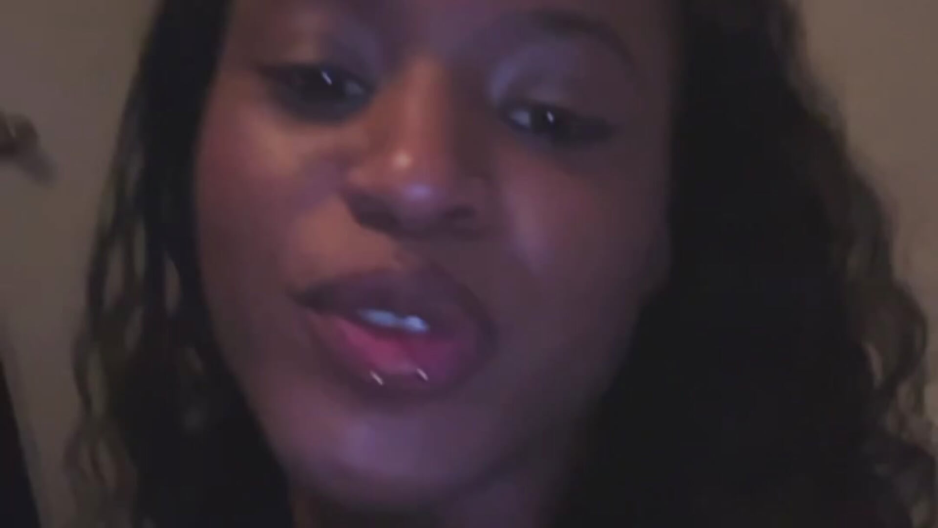 Open your mouth ! - clip cu HypnoticHazelL model videochat