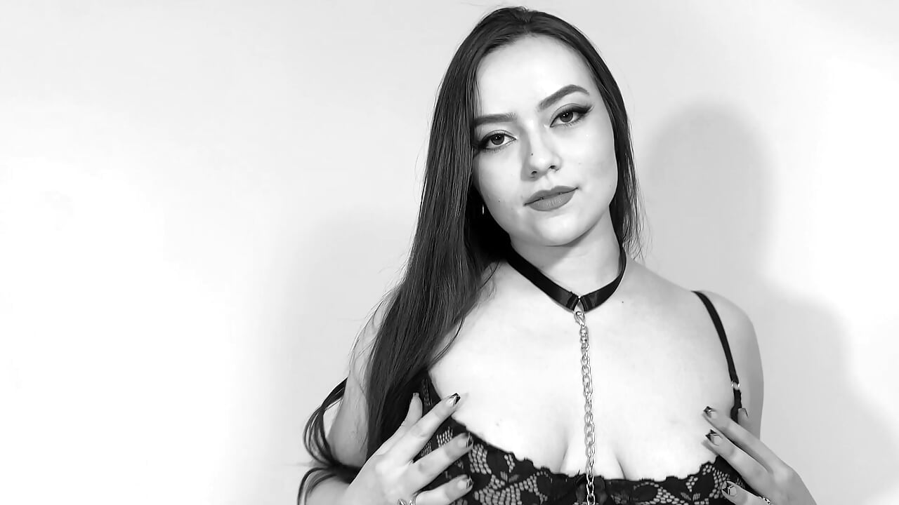 I am Samantha - video by SamanthaSmithx cam model