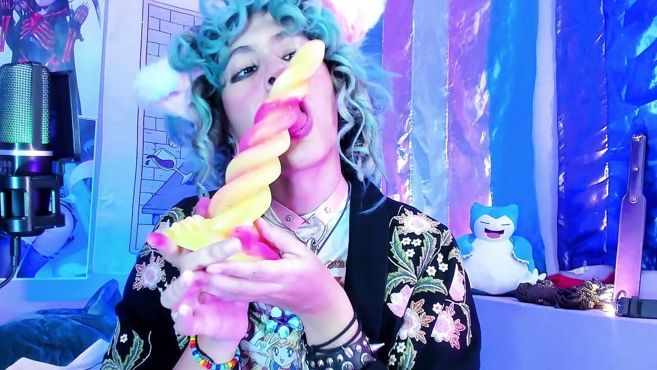 😻Kitten on a chain swallowing like ice cream😻 - clip cu Angel_Sweett_1 model videochat