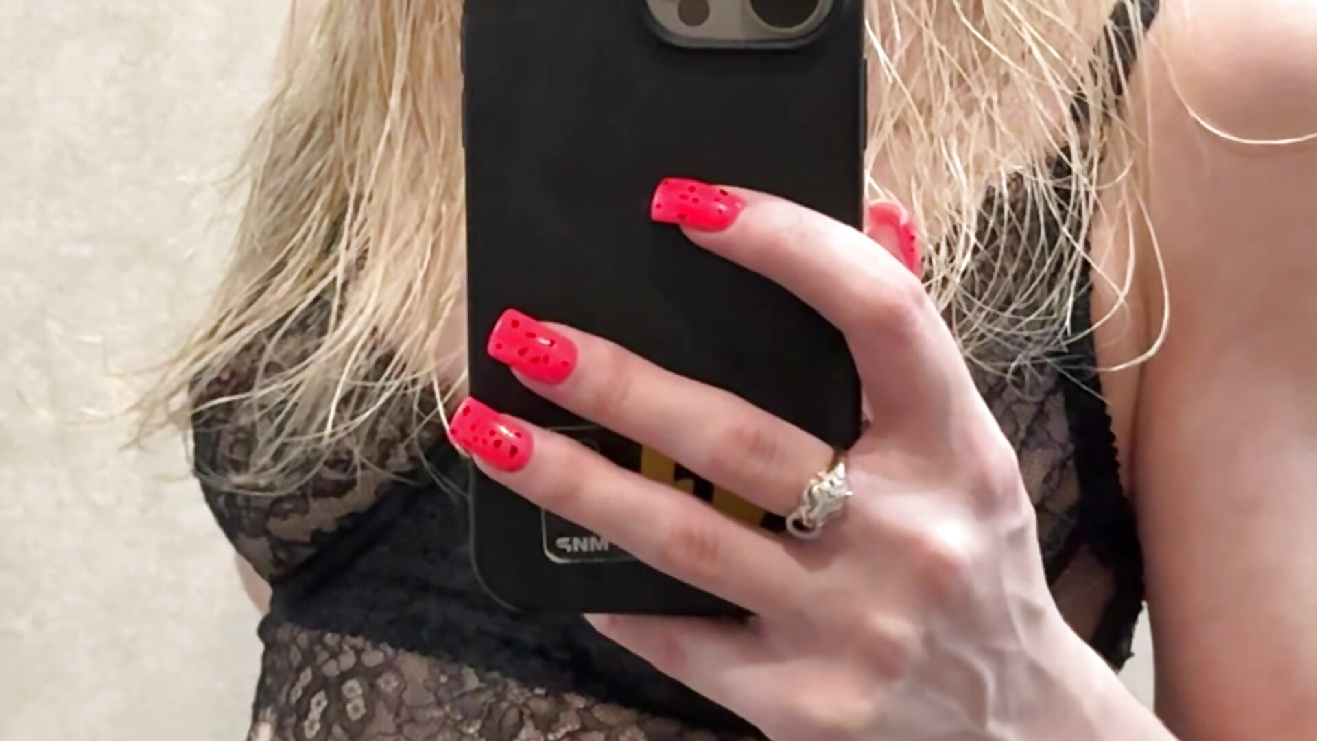 teasing you boys😈🥰 - vídeo de Adelina0001 modelo de câmara