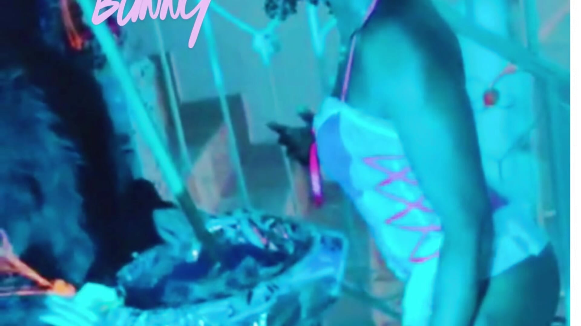 CANDY PARTY  🍬🍭👅 HALLOWEEN－カメラキャストのpuca_ebonyの動画