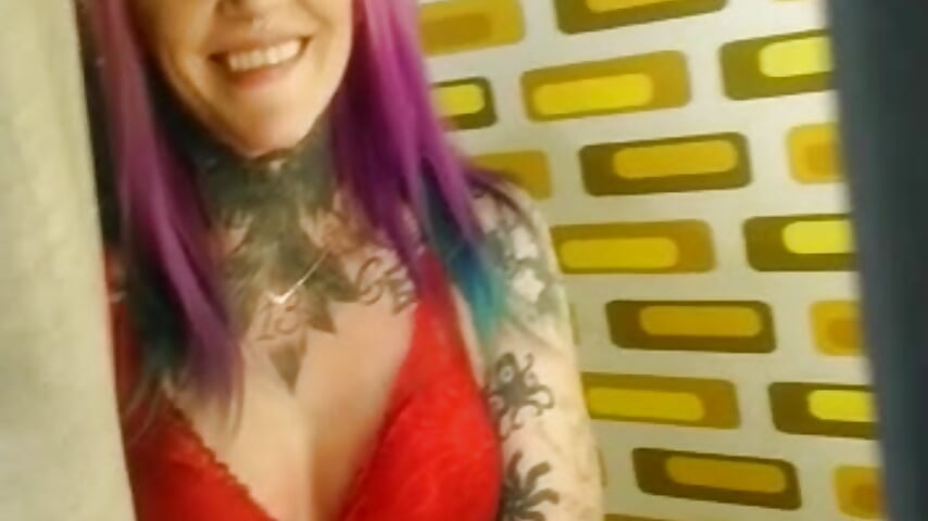 Komm in  die Umkleide - video by Micky_Mouth cam model