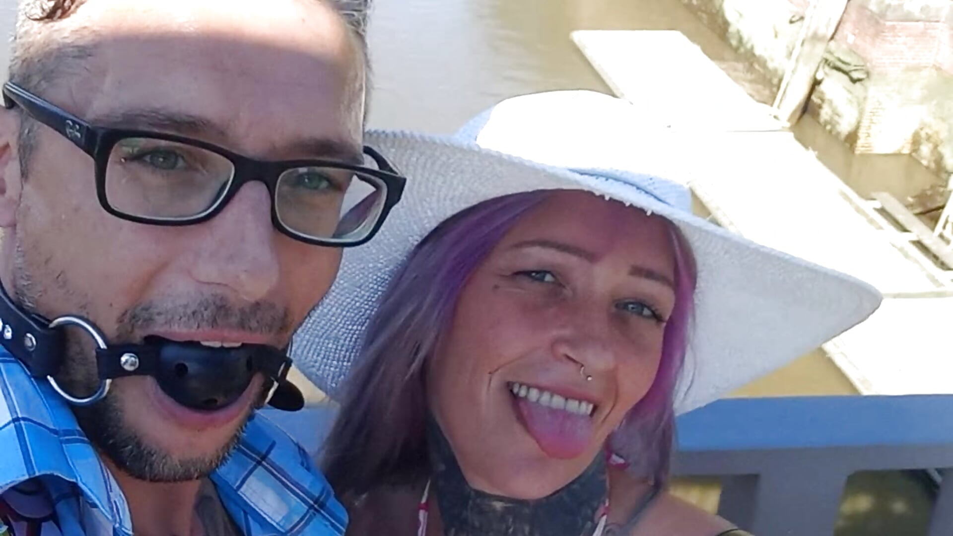 Gagball in der City - video by Micky_Mouth cam model